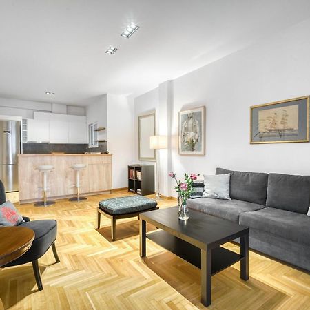 Delightful Stylish Two Bedroom Condo In Hip Area Of Central Athena Bagian luar foto