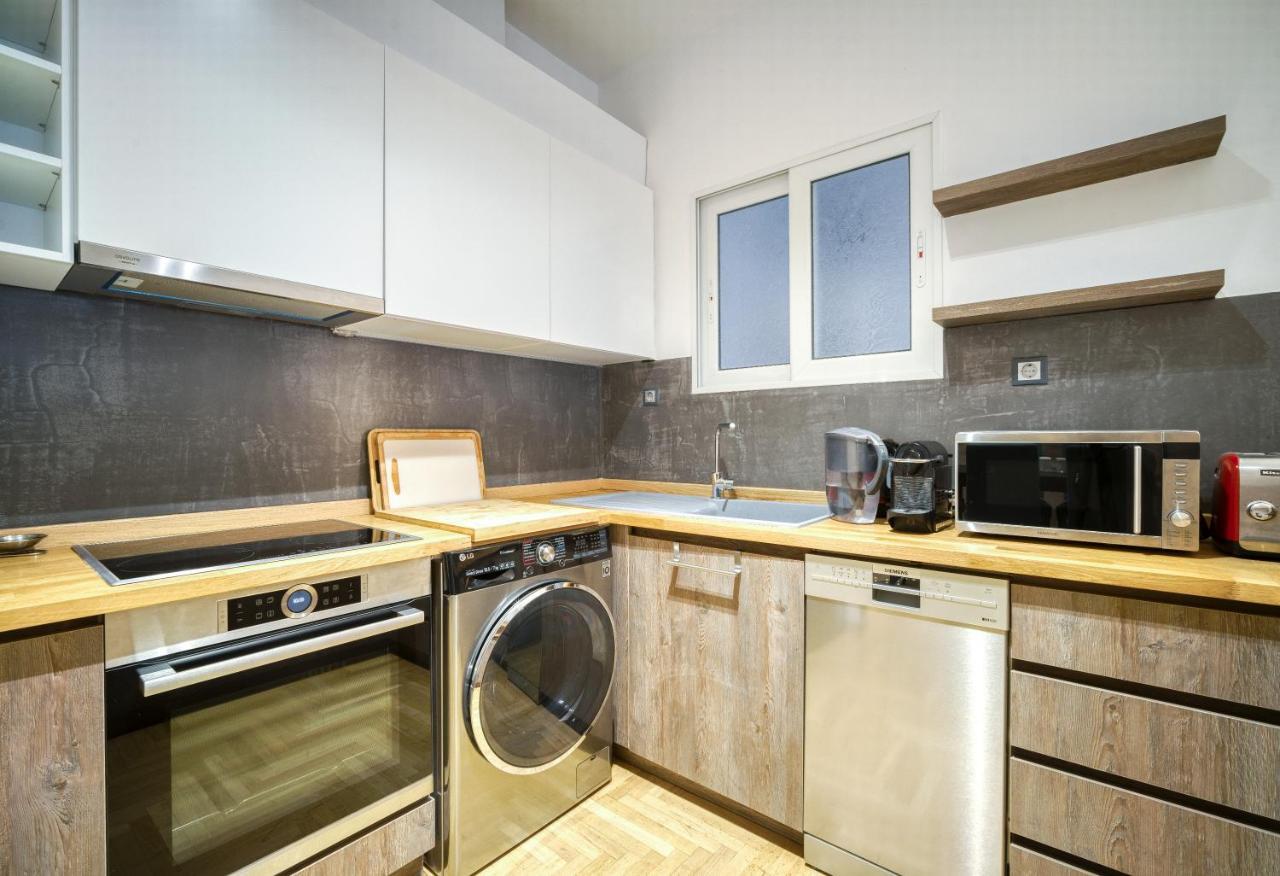 Delightful Stylish Two Bedroom Condo In Hip Area Of Central Athena Bagian luar foto