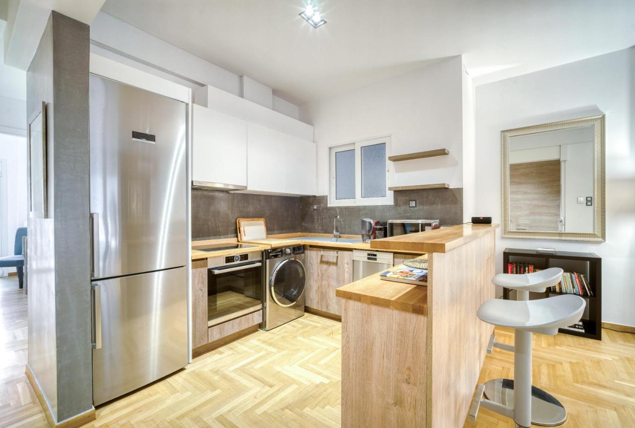 Delightful Stylish Two Bedroom Condo In Hip Area Of Central Athena Bagian luar foto